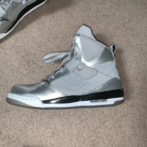 🔥Nike Air Jordans🔥 - Picture 2 of 8